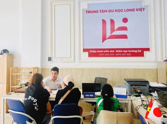 CHÀO ĐÓN HỌC SINH NHẬP HỌC TẠI LONG VIỆT